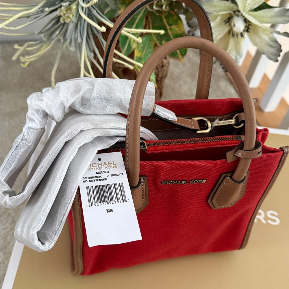 Michael Kors Mercer Crossbody Purses Brand New Authentic 9x8 - Picture 9 of 9